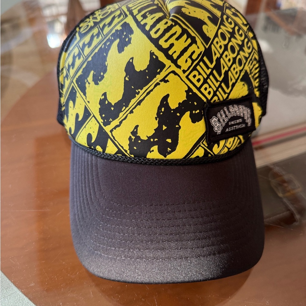 Billabong Black and Yellow Cap Men’s 2000’s Excellent Condition Surf Trucker Hat